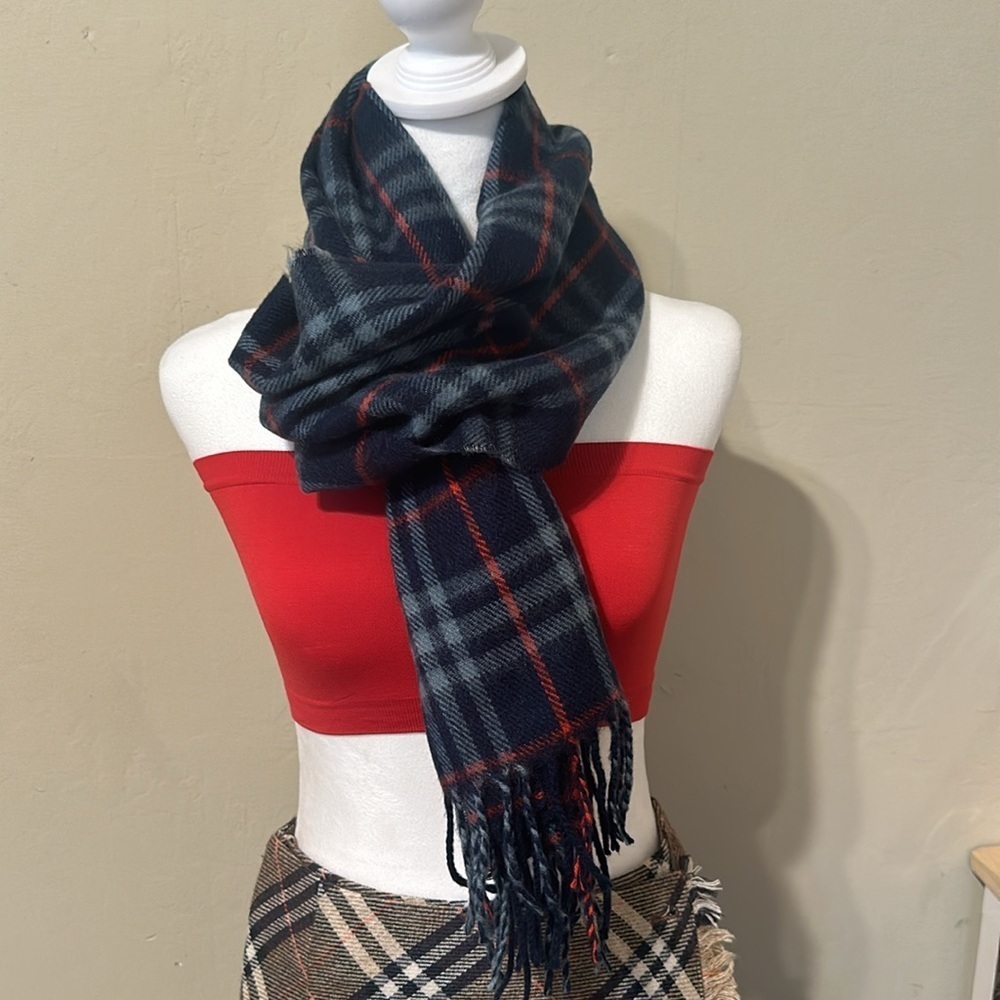 Burberrys of London Scarf - Picture 5 of 5